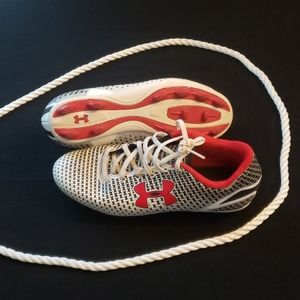 Under Armour White/Red Boys 6Y cleats